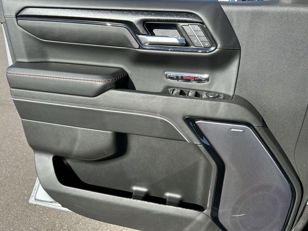 2025 GMC Sierra 1500 AT4X