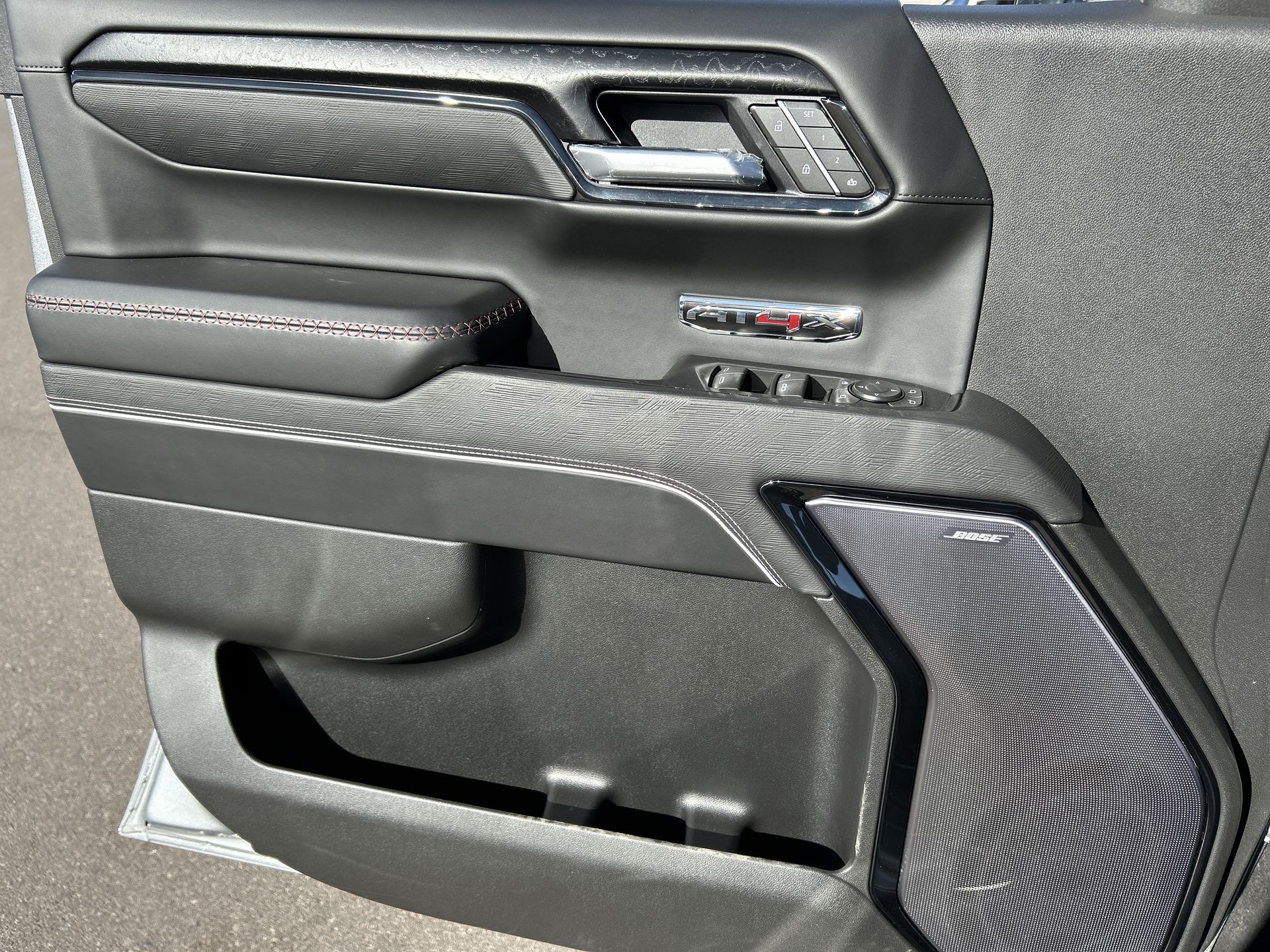 2025 GMC Sierra 1500 AT4X