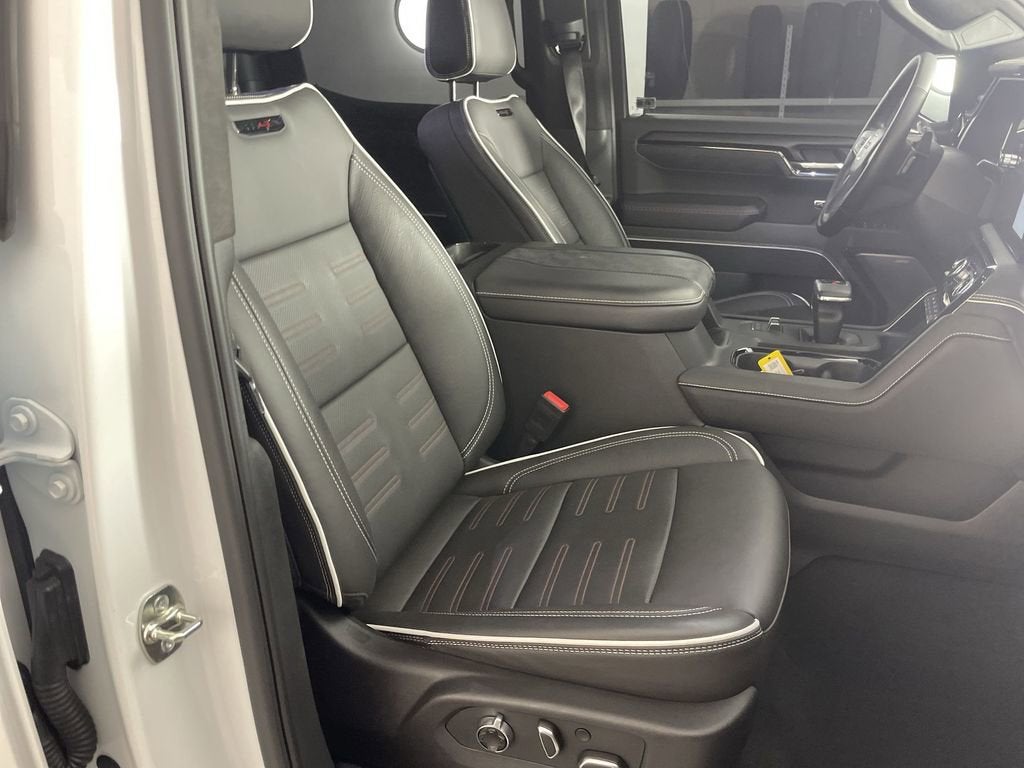 2025 GMC Sierra 1500 AT4X