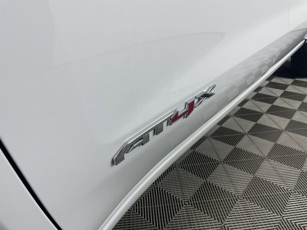 2025 GMC Sierra 1500 AT4X