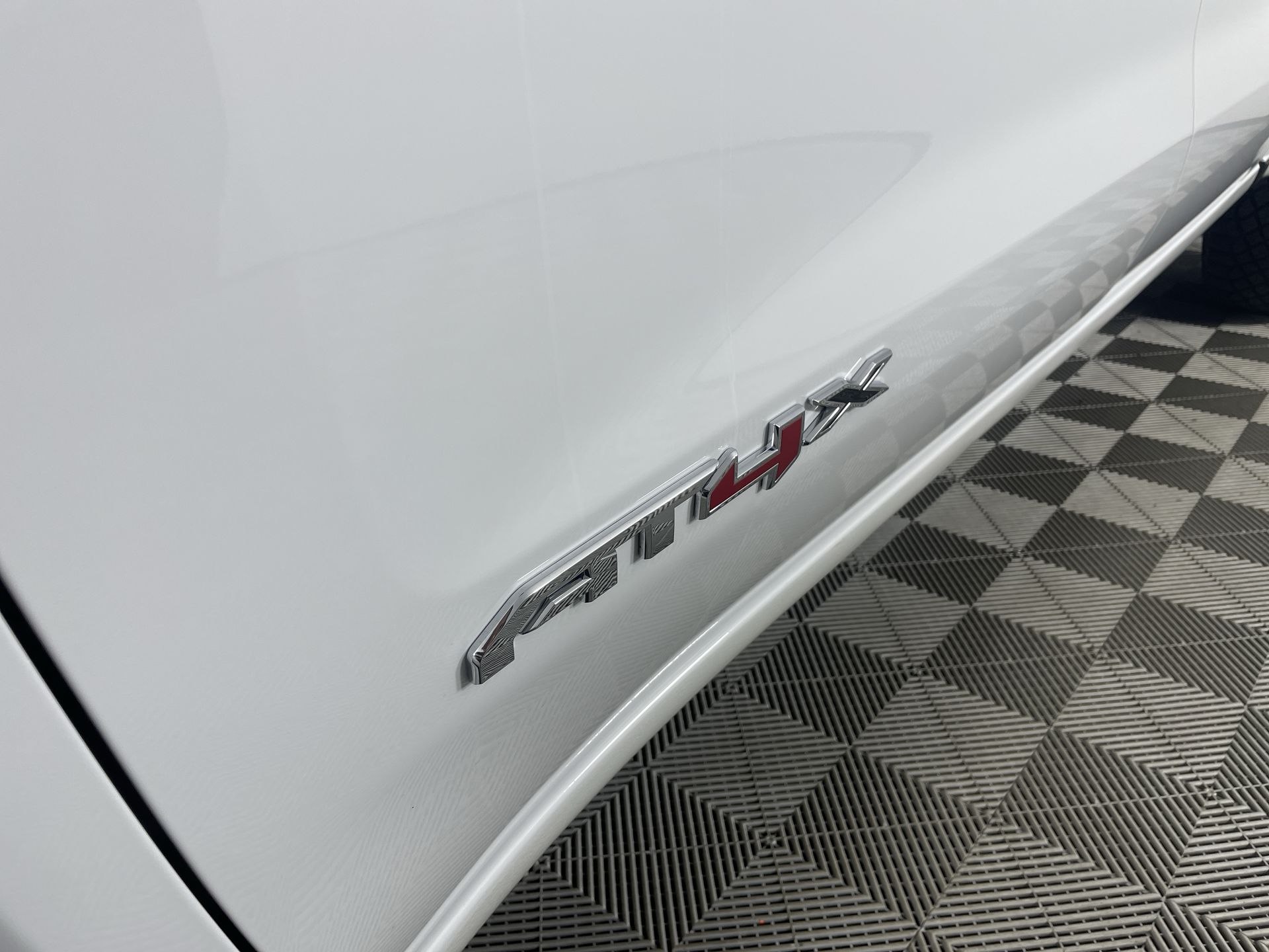 2025 GMC Sierra 1500 AT4X