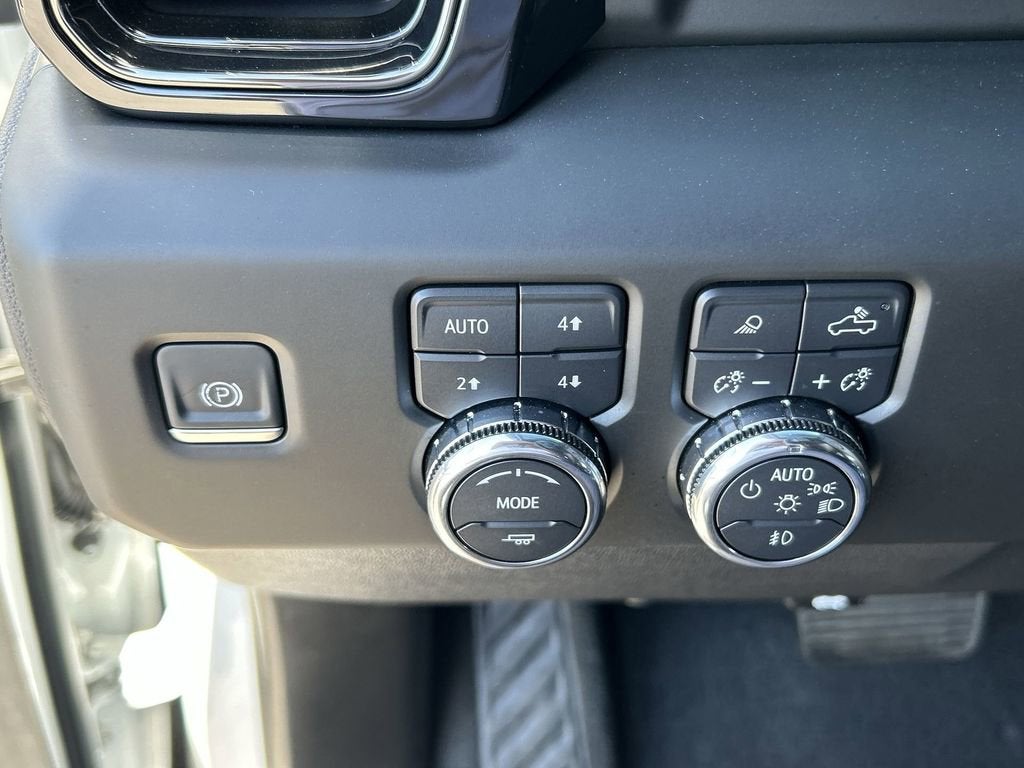 2025 GMC Sierra 1500 AT4X