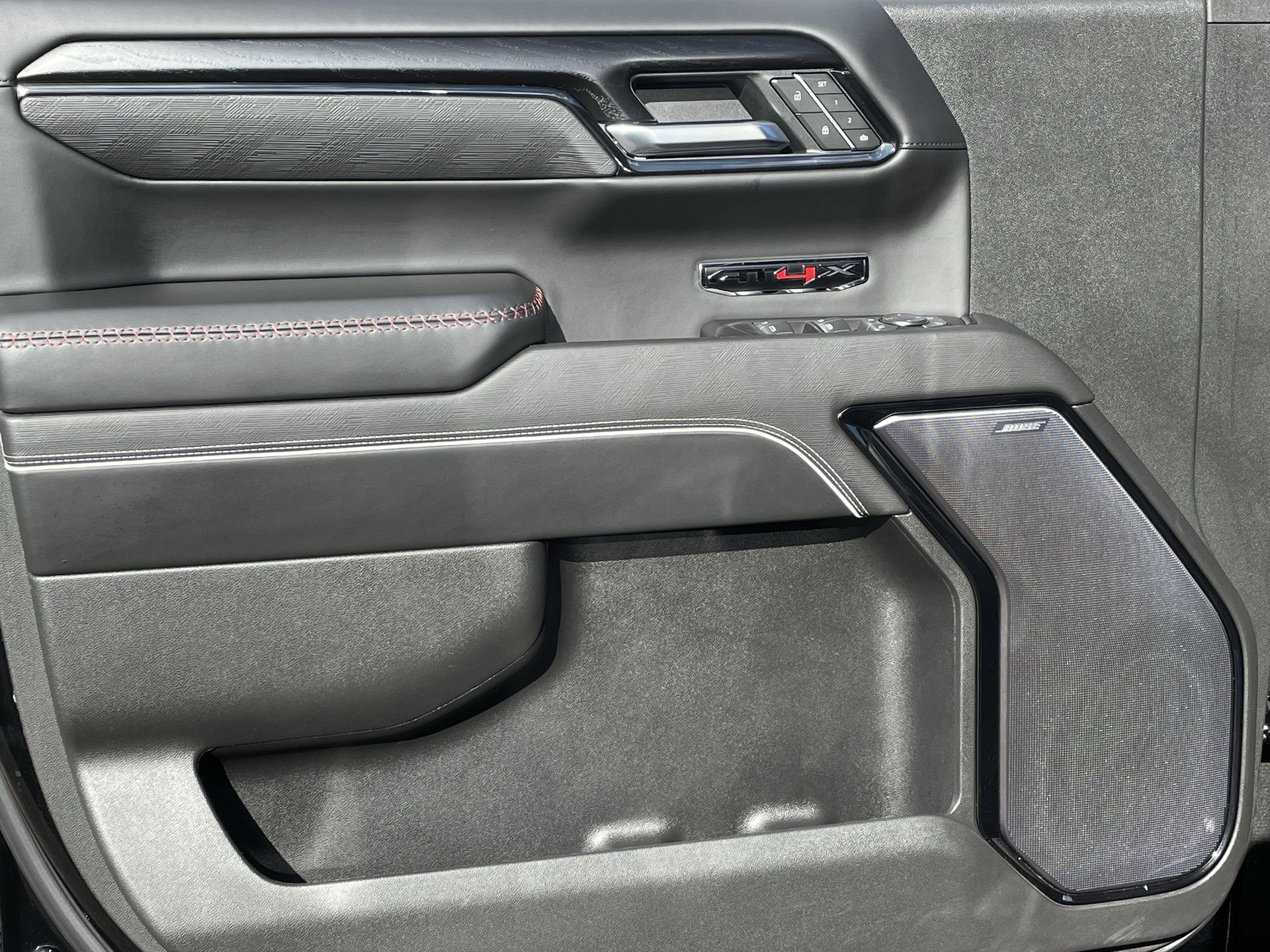 2025 GMC Sierra 1500 AT4X