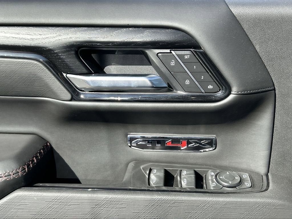 2025 GMC Sierra 1500 AT4X