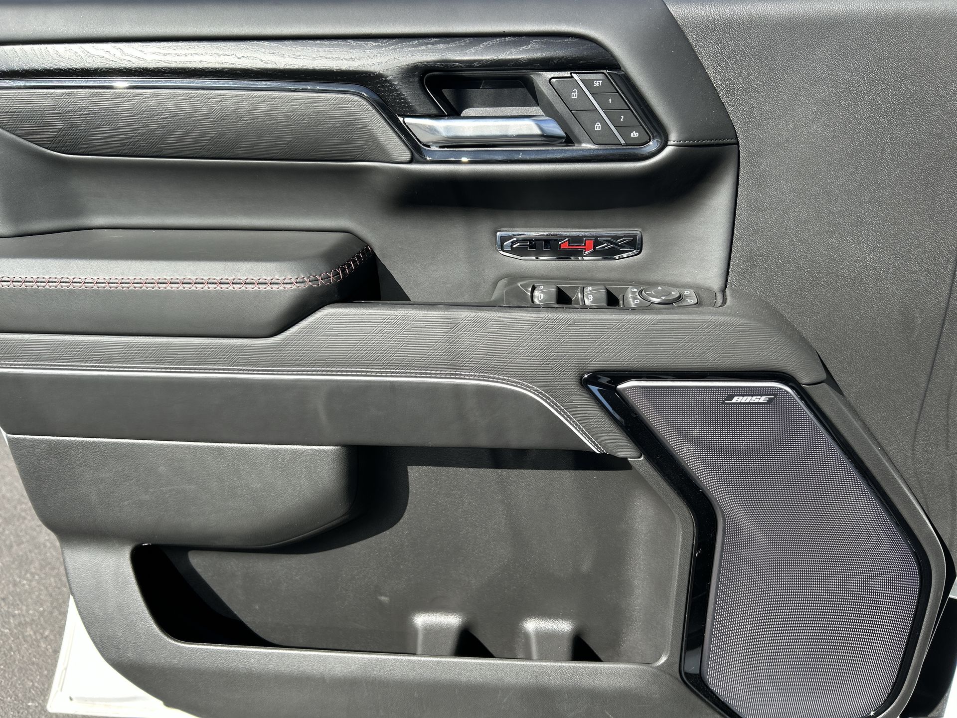 2025 GMC Sierra 1500 AT4X