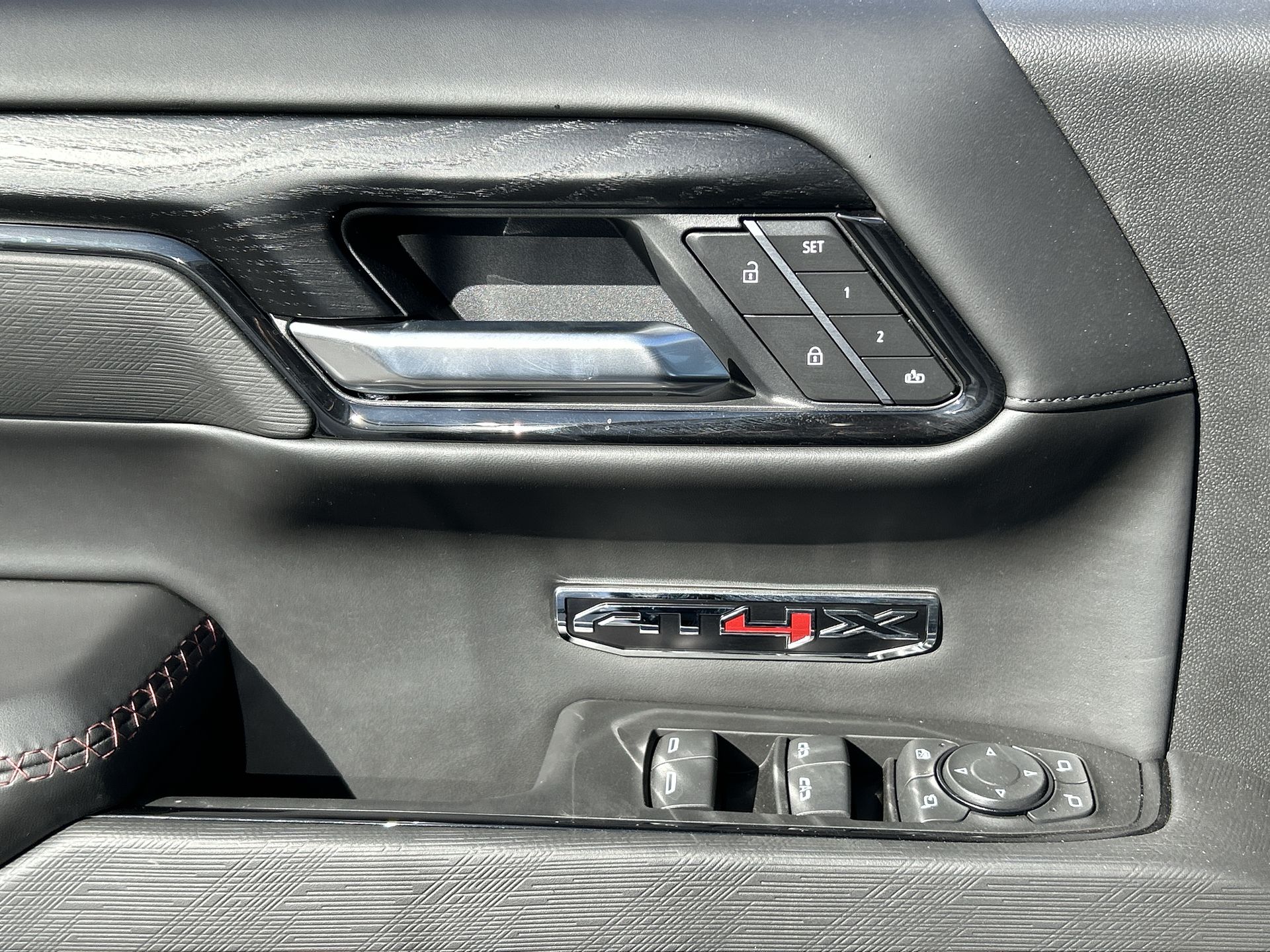 2025 GMC Sierra 1500 AT4X