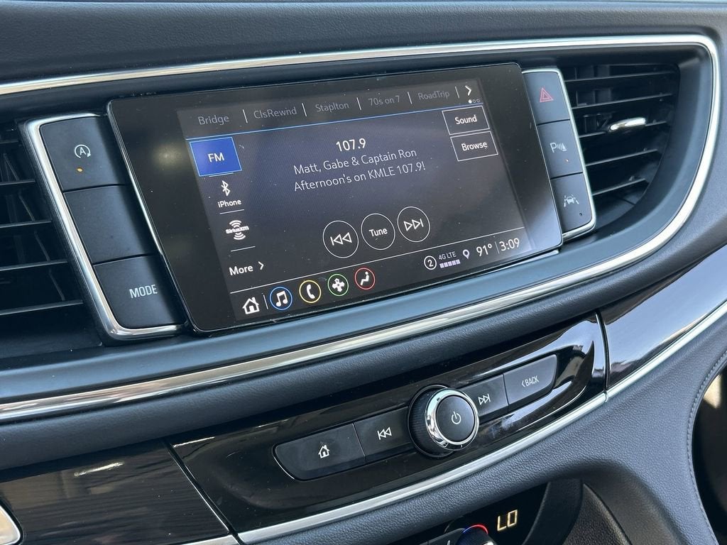 2022 Buick Enclave Essence