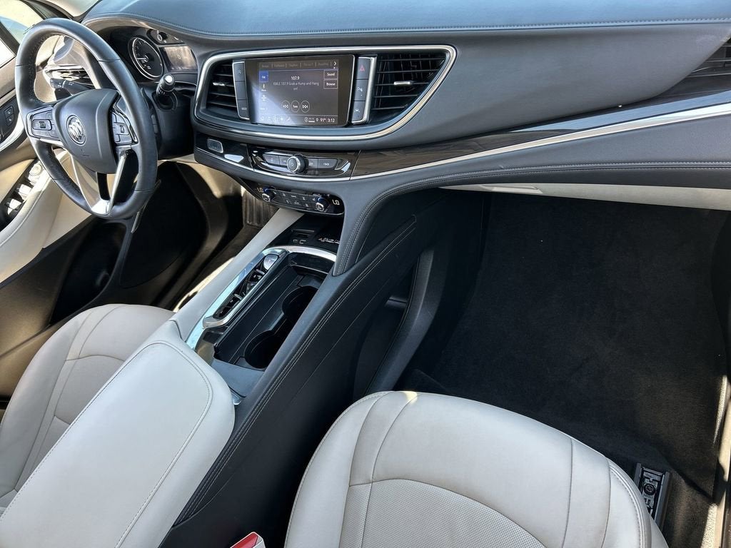 2022 Buick Enclave Essence