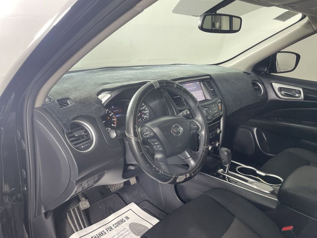 2020 Nissan Pathfinder SV