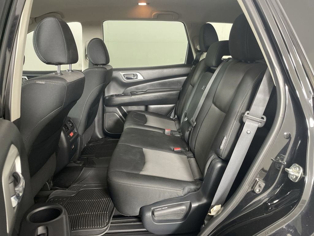 2020 Nissan Pathfinder SV