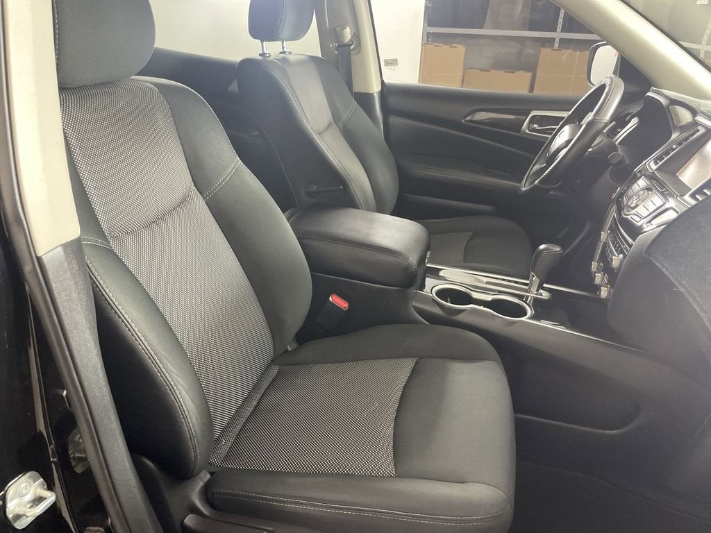 2020 Nissan Pathfinder SV