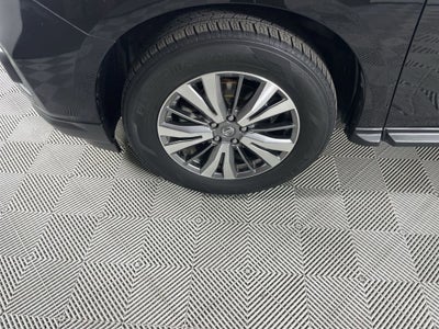 2020 Nissan Pathfinder SV