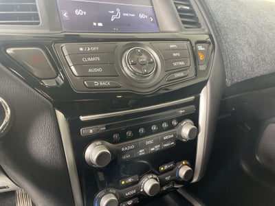 2020 Nissan Pathfinder SV