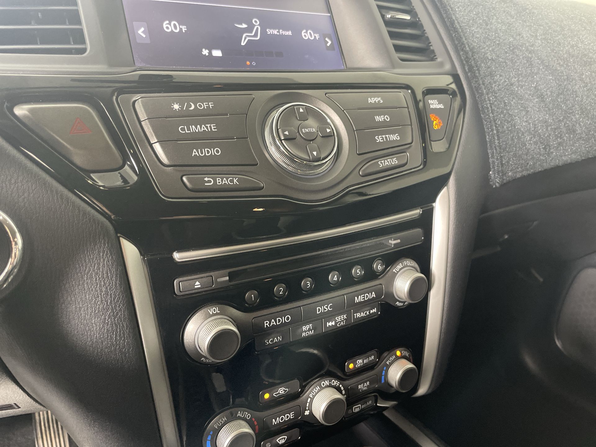 2020 Nissan Pathfinder SV