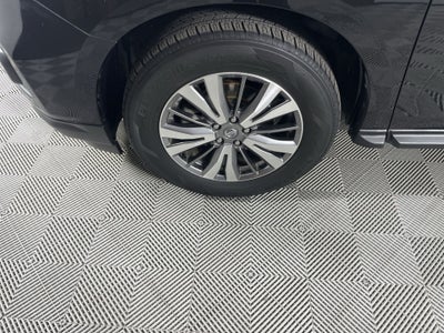 2020 Nissan Pathfinder SV