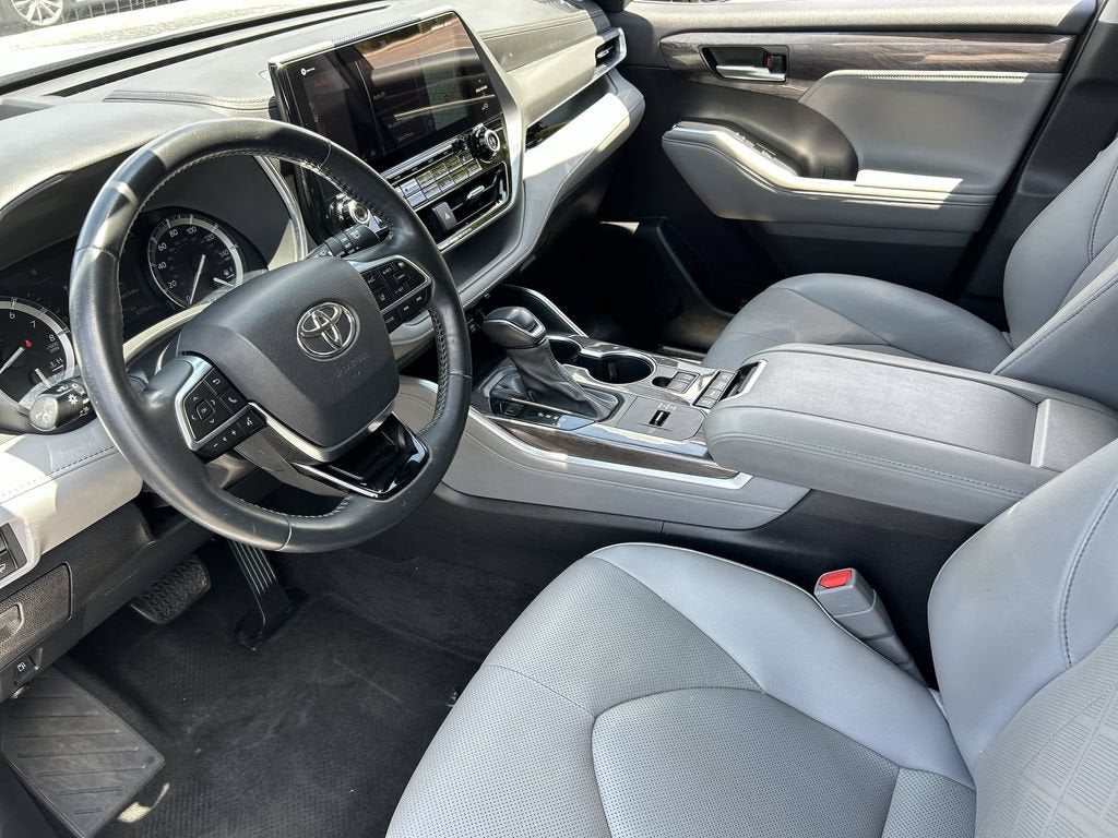2021 Toyota Highlander Platinum