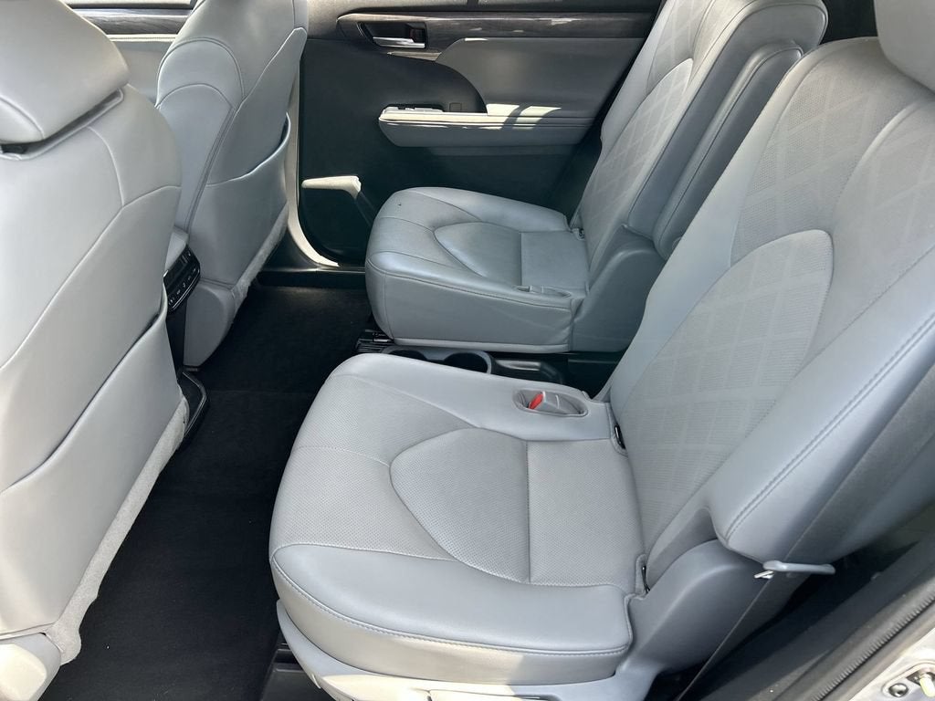 2021 Toyota Highlander Platinum
