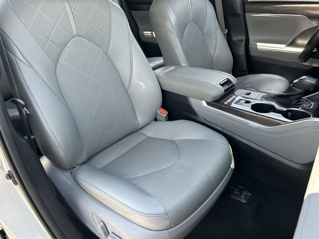 2021 Toyota Highlander Platinum