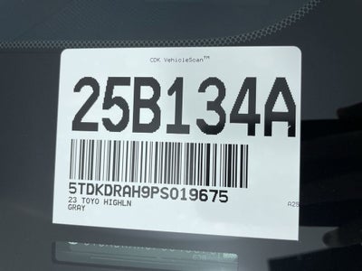 2023 Toyota Highlander LE