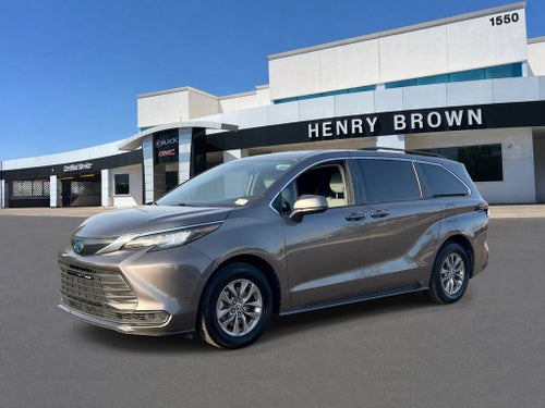 2023 Toyota Sienna LE
