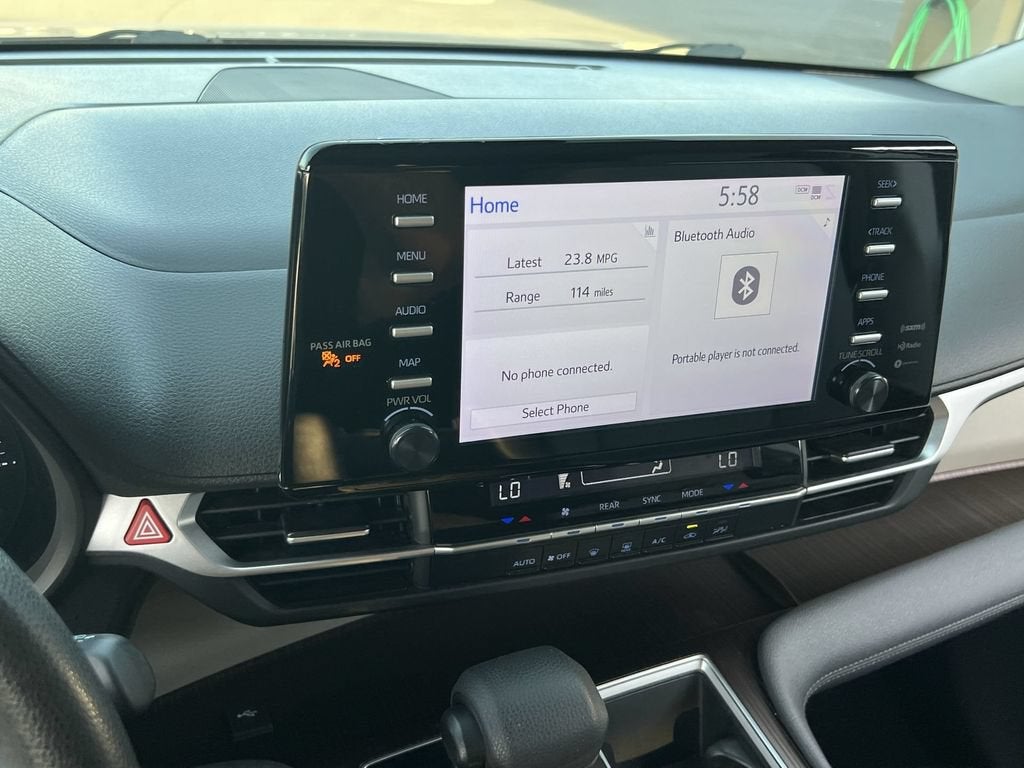 2023 Toyota Sienna LE
