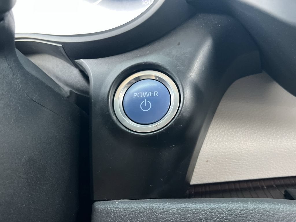 2023 Toyota Sienna LE