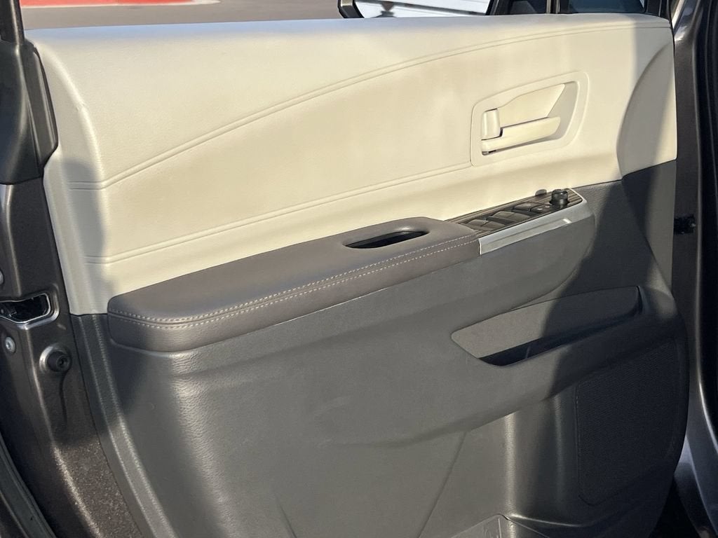 2023 Toyota Sienna LE