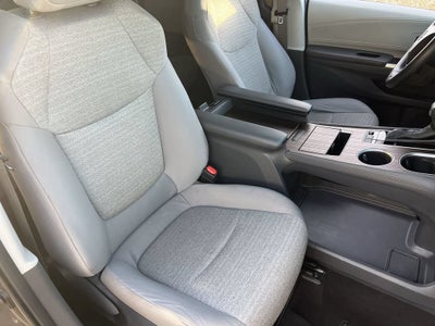 2023 Toyota Sienna LE