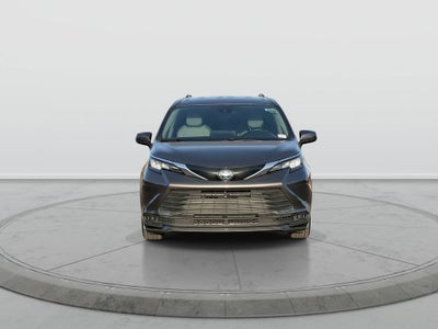 2023 Toyota Sienna LE