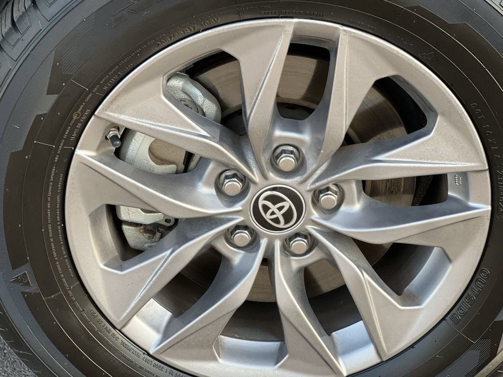 2023 Toyota Sienna LE