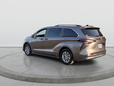 2023 Toyota Sienna LE