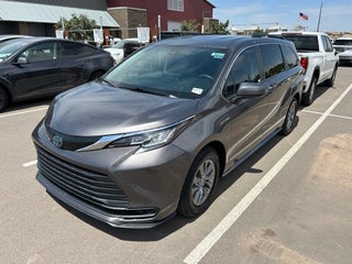 2023 Toyota Sienna LE
