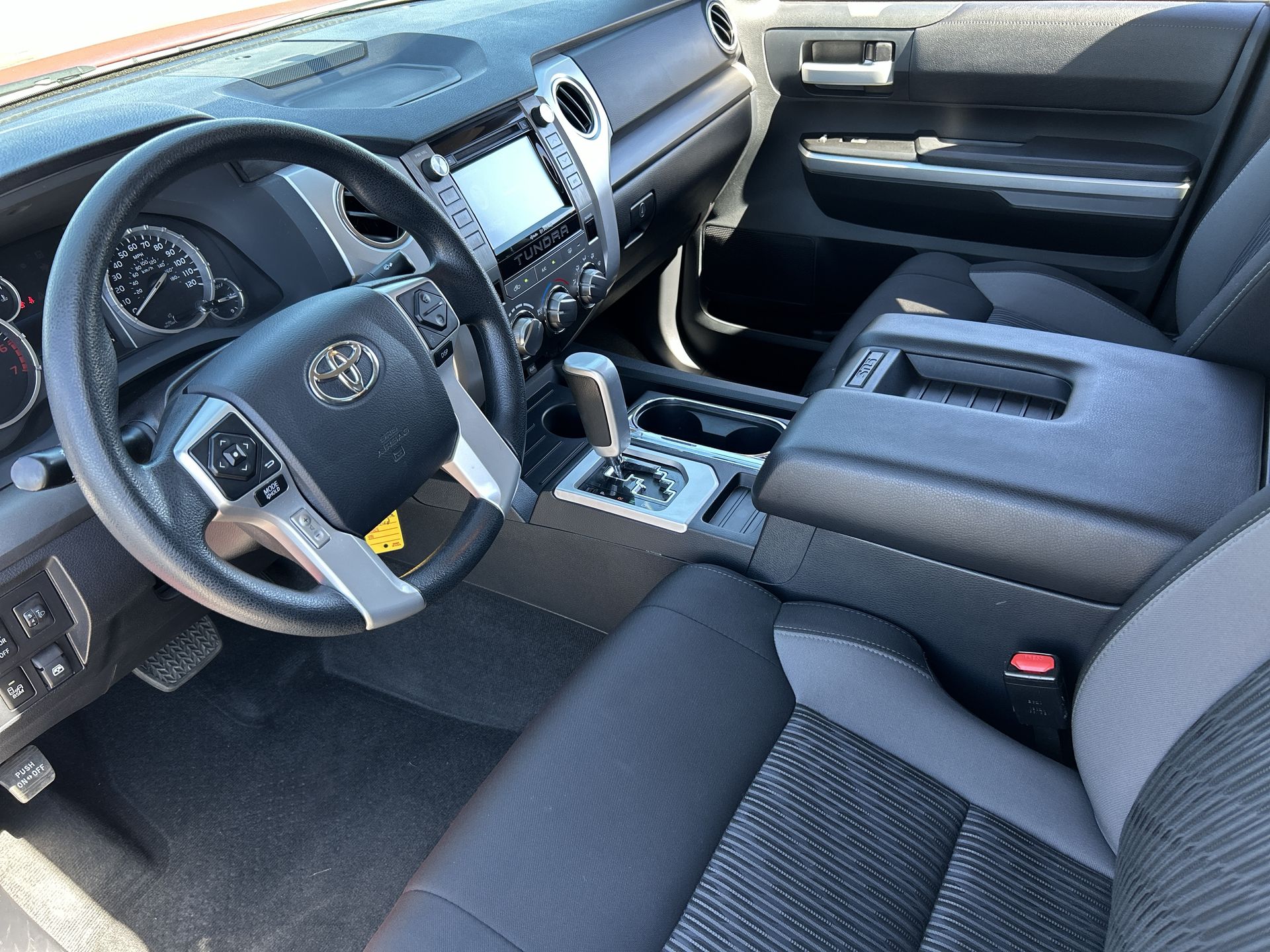 2016 Toyota Tundra SR5 5.7L V8