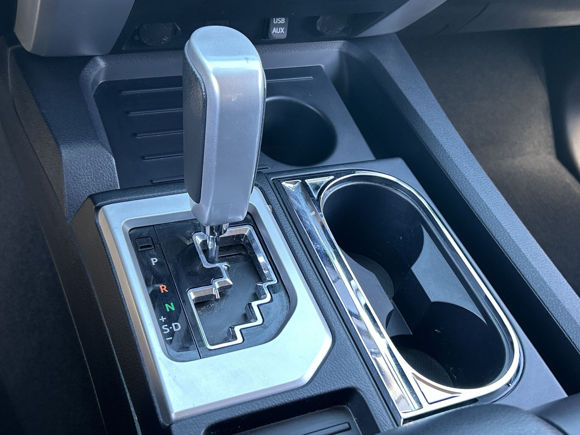 2016 Toyota Tundra SR5 5.7L V8