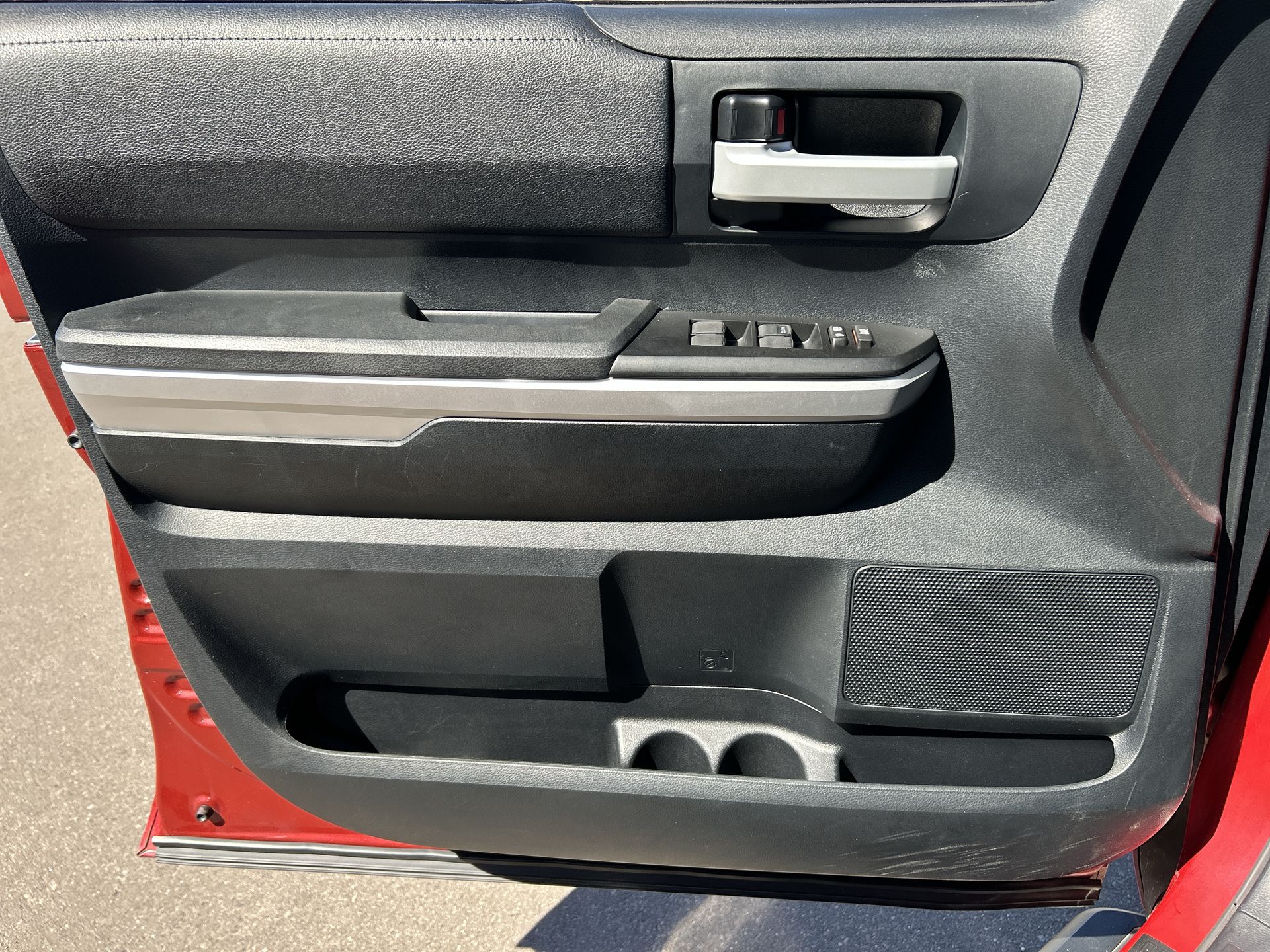 2016 Toyota Tundra SR5 5.7L V8