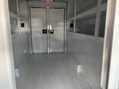 2025 GMC Savana Cutaway 3500 1WT