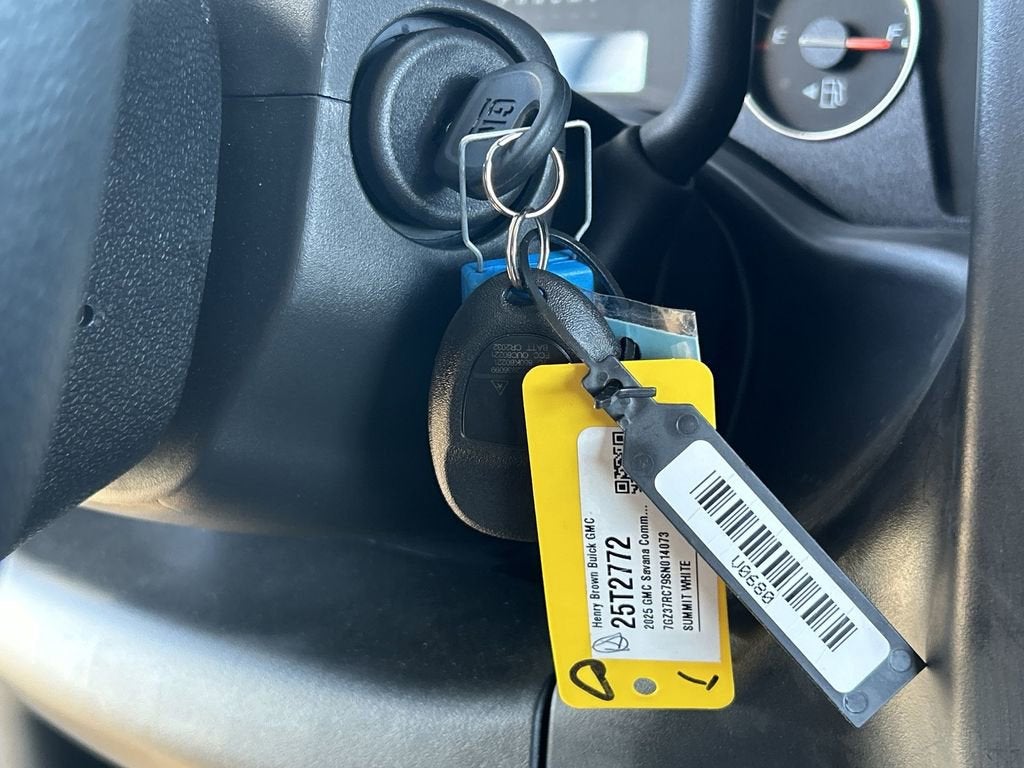 2025 GMC Savana Cutaway 3500 1WT