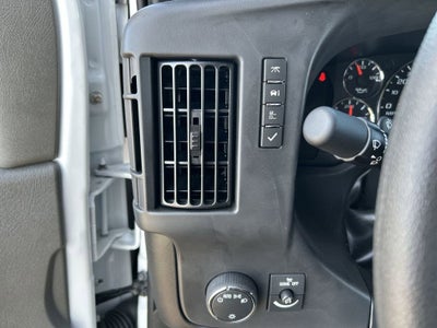 2025 GMC Savana Cutaway 3500 1WT