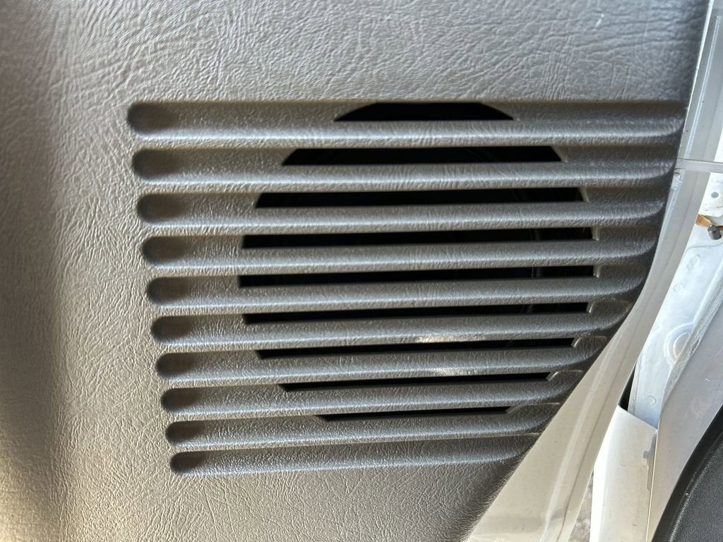 2025 GMC Savana Cutaway 3500 1WT