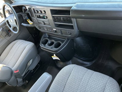 2025 GMC Savana Cutaway 3500 1WT