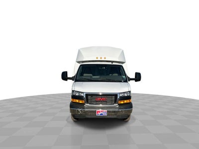2025 GMC Savana Cutaway 3500 1WT