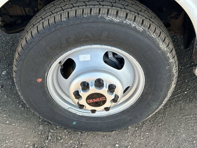 2025 GMC Savana Cutaway 3500 1WT