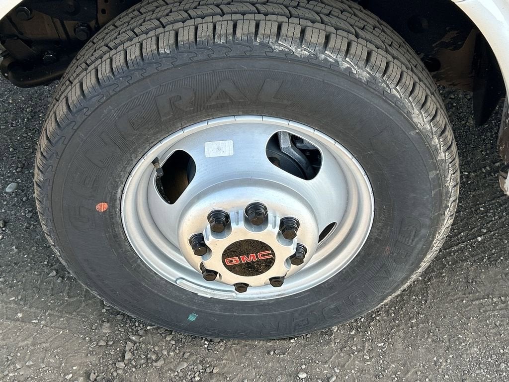 2025 GMC Savana Cutaway 3500 1WT