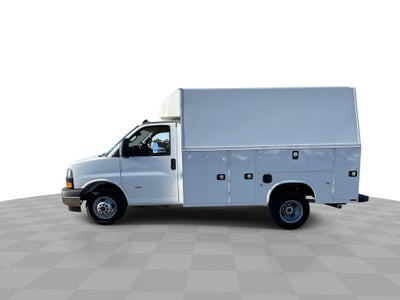 2025 GMC Savana Cutaway 3500 1WT