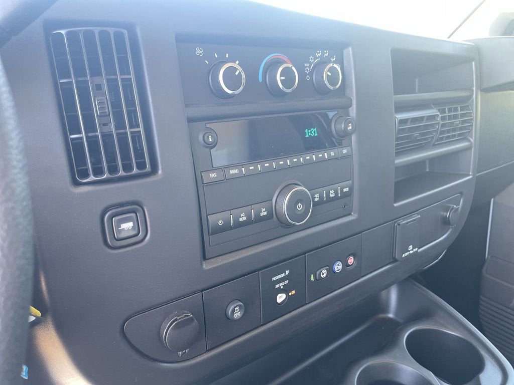 2025 GMC Savana Cutaway 3500 1WT