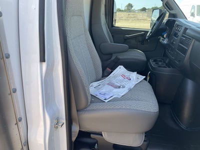 2025 GMC Savana Cutaway 3500 1WT