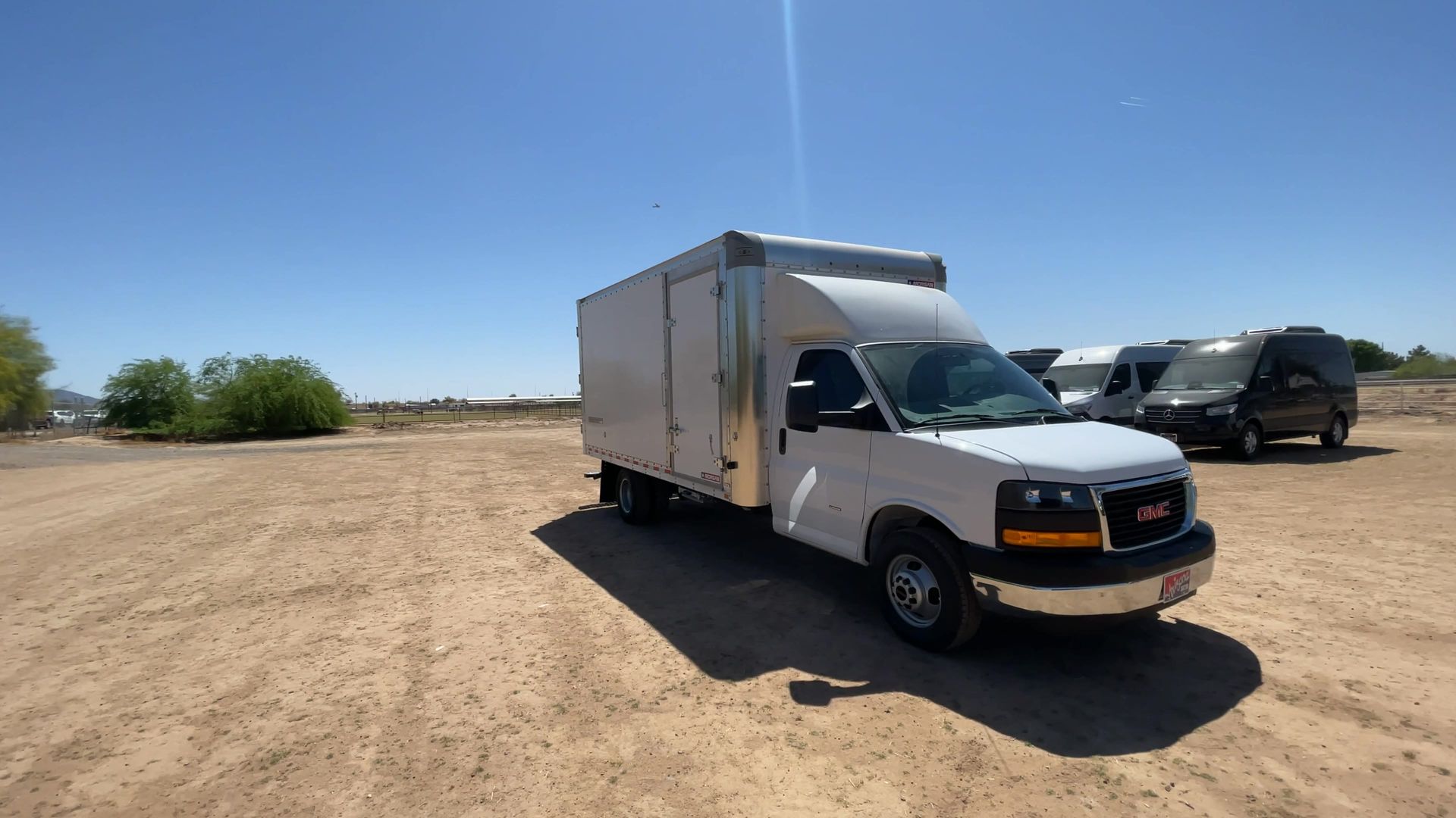 2025 GMC Savana Cutaway 3500 1WT