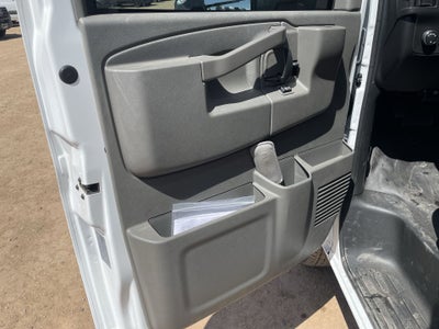 2025 GMC Savana Cutaway 3500 1WT