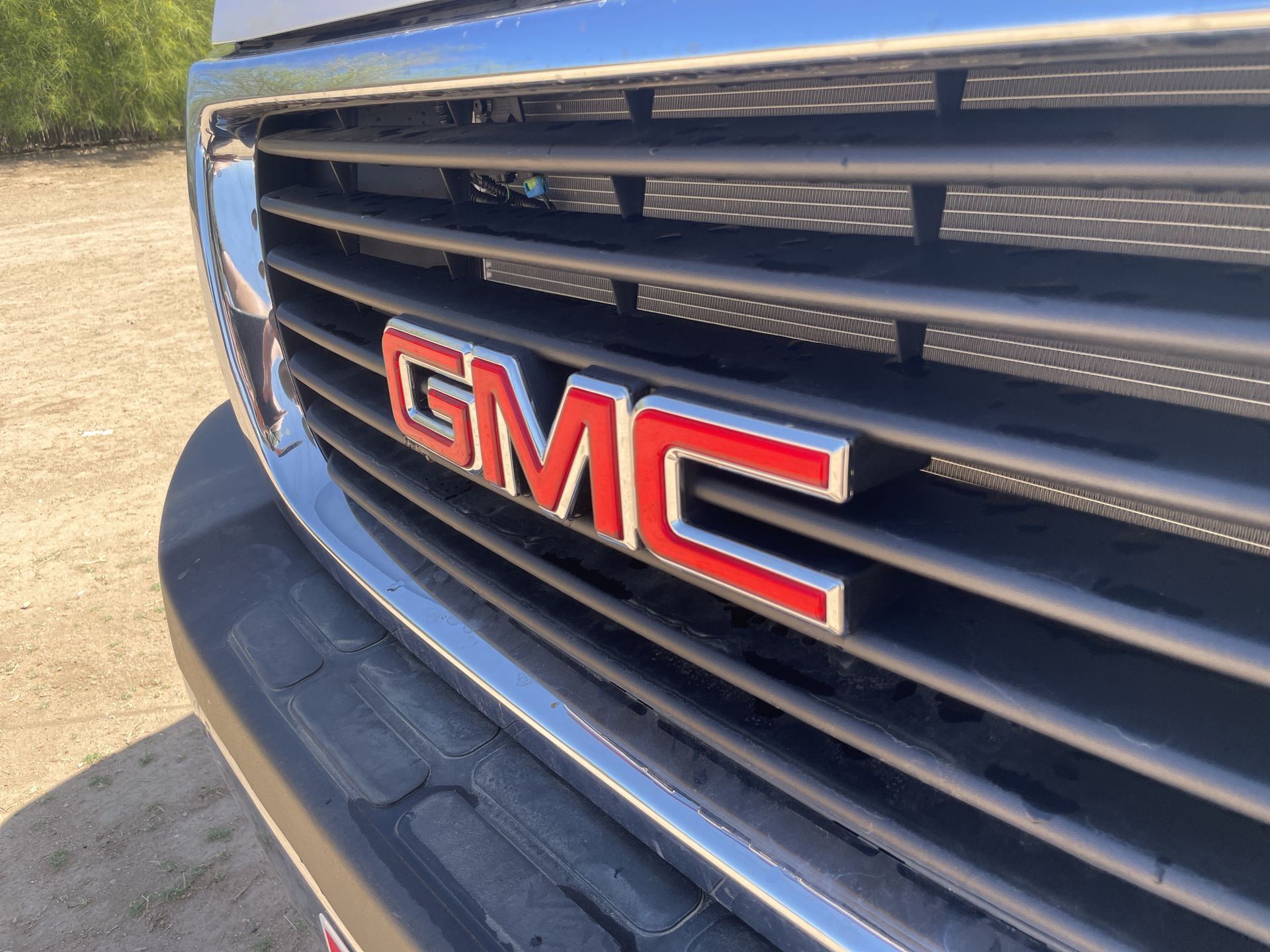 2025 GMC Savana Cutaway 3500 1WT