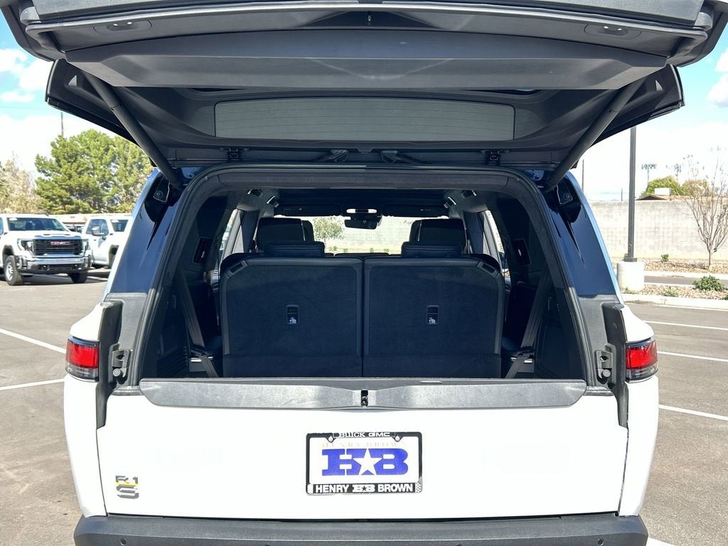 2023 Rivian R1S Adventure